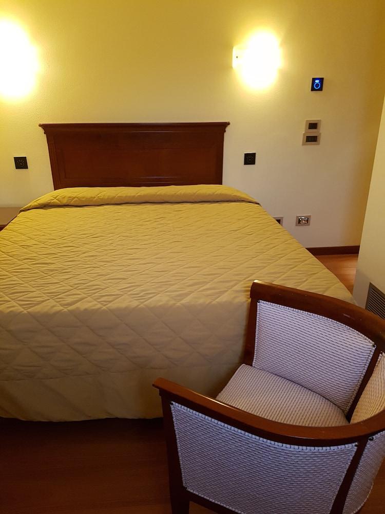 Hotel Panoramic Montepulciano Stazione Exteriör bild