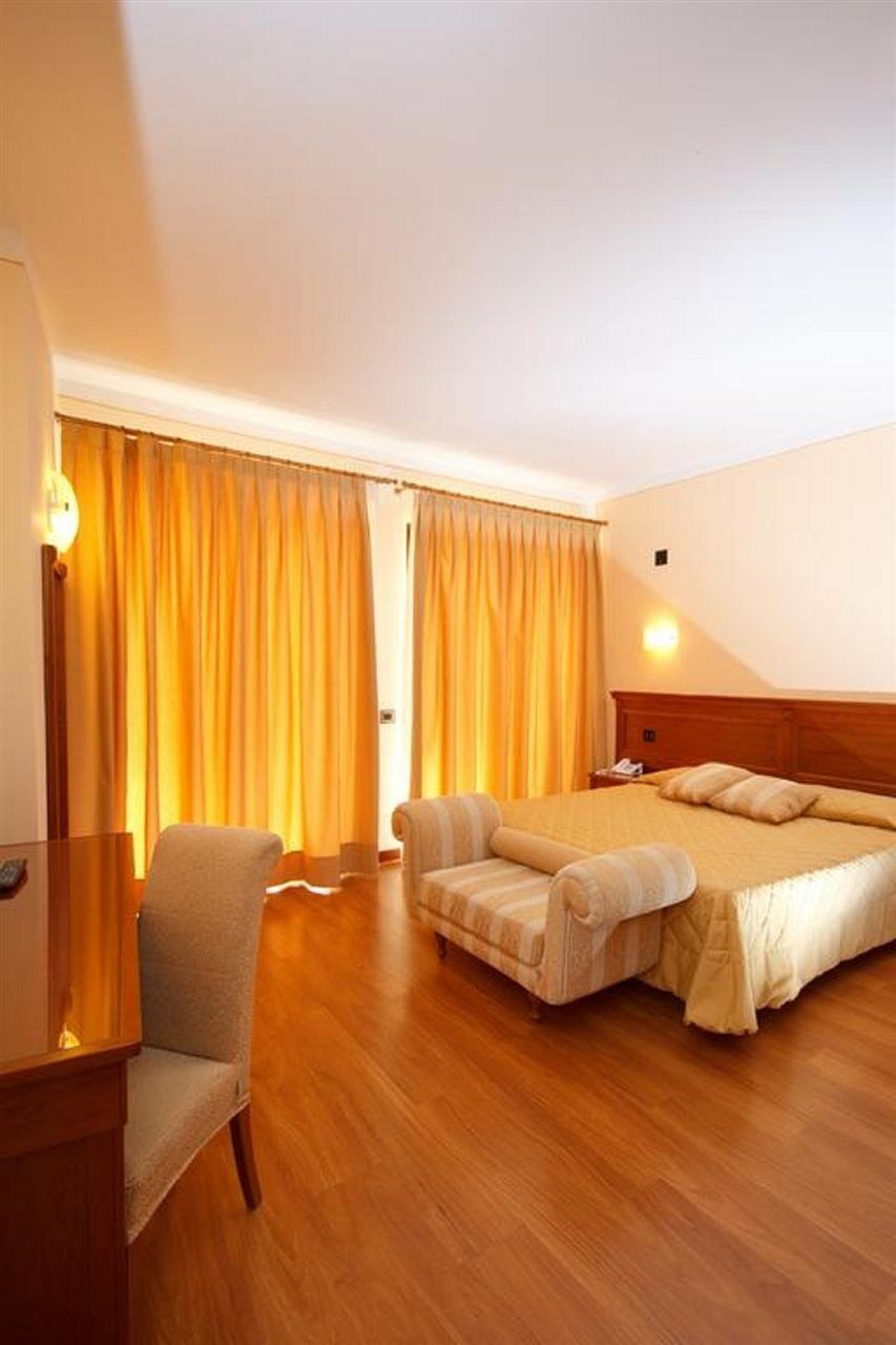 Hotel Panoramic Montepulciano Stazione Exteriör bild
